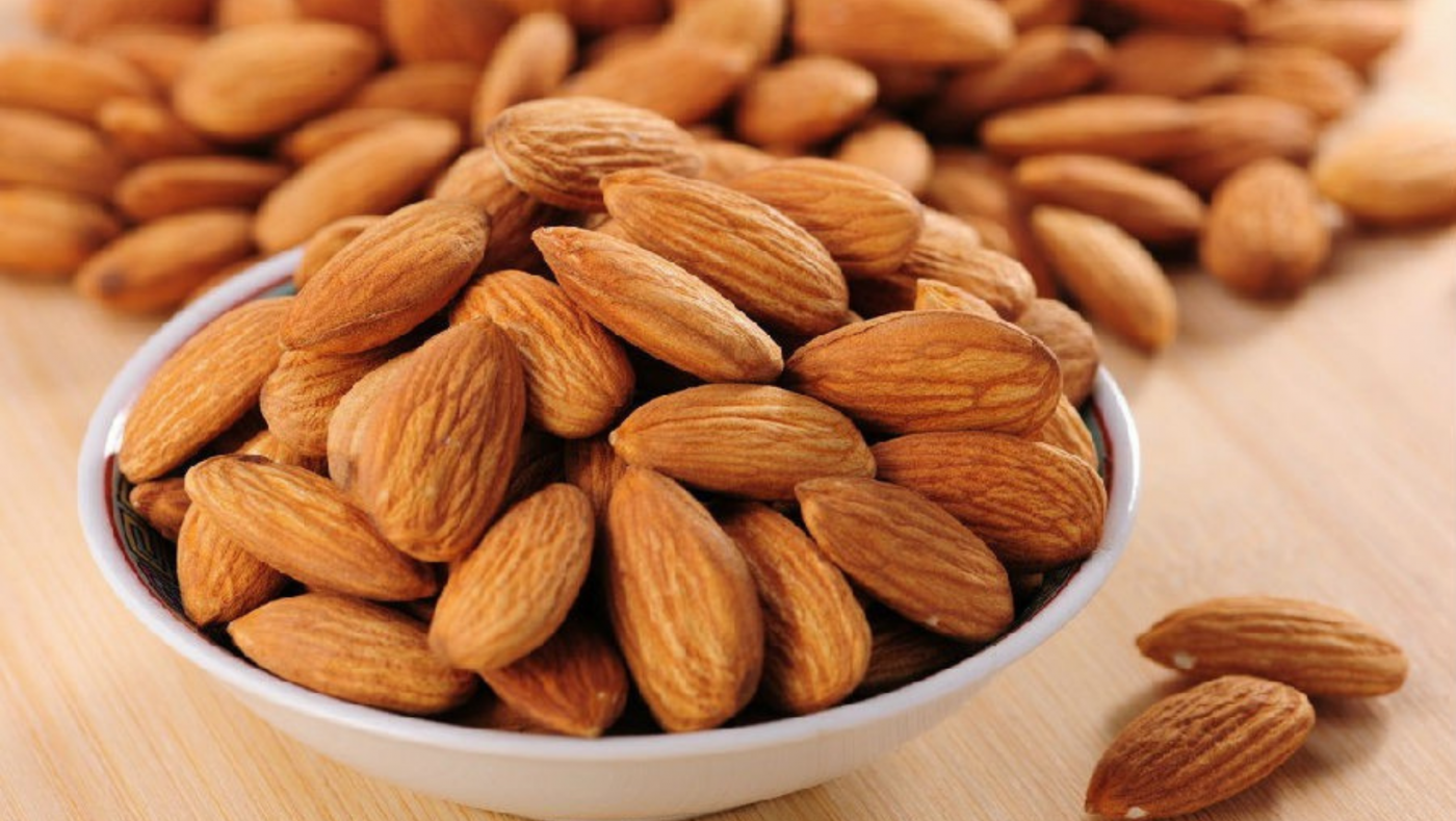 salted roasted almonds 02